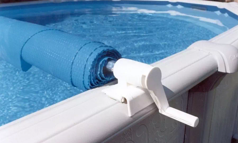 Enrouleur de bâche pour piscine hors sol, comment bien le choisir